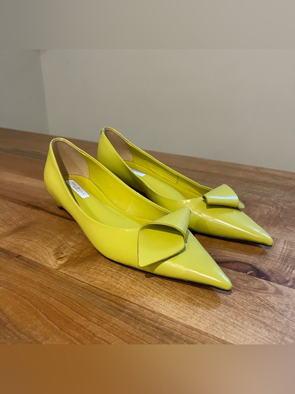 NWOB Tony Bianco Essence Hi Shine Mustard Flats Pointed Yellow Sculptural Bow 8